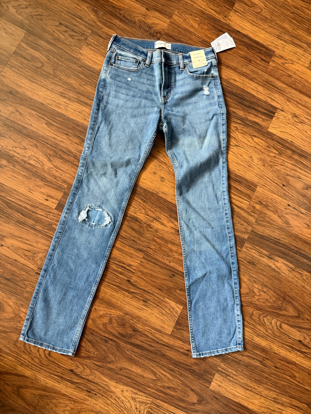 abercrombie kids Light Blue Skinny Jeans with Distressed Knee 14/16 long